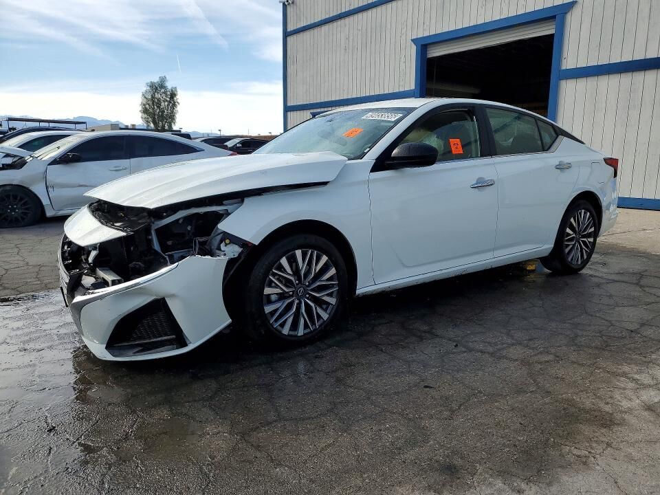 2025 NISSAN Altima