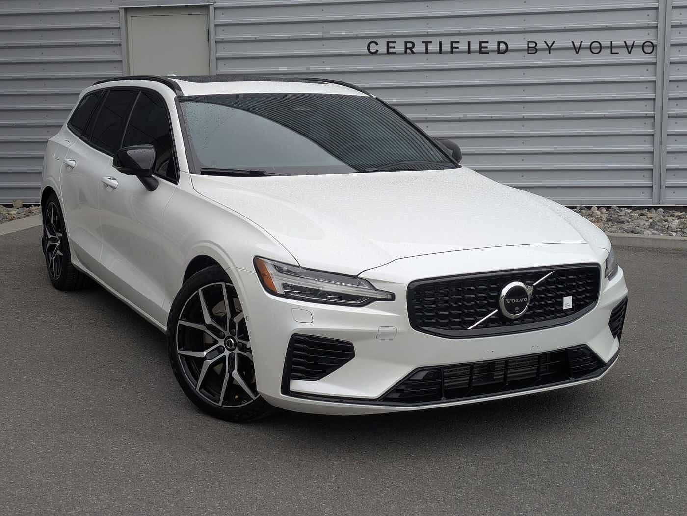 2025 VOLVO V60