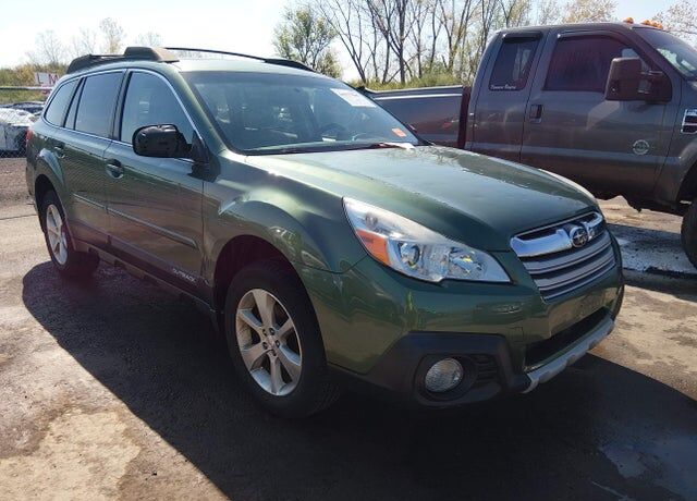 2013 SUBARU Outback