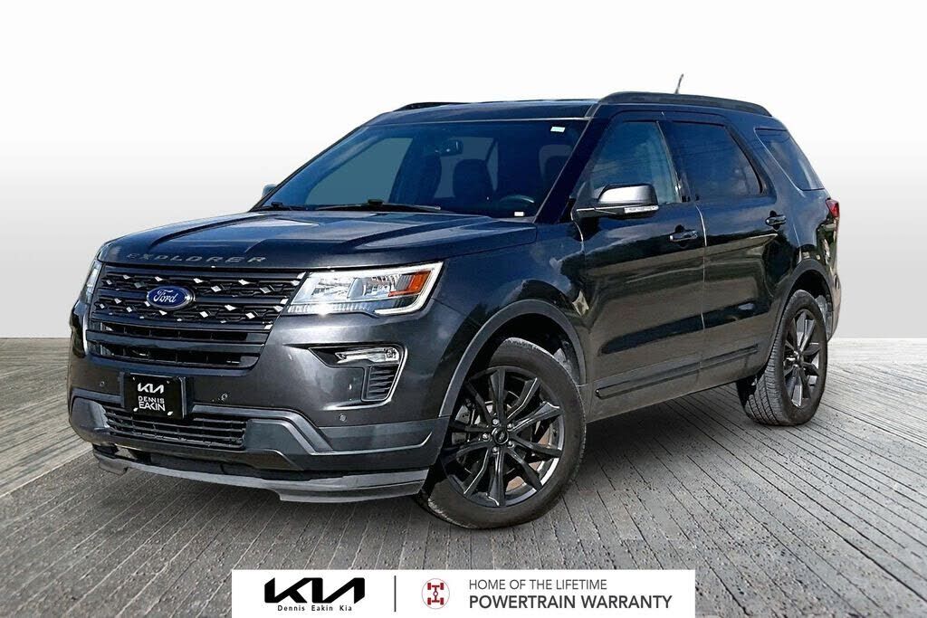 2018 FORD Explorer