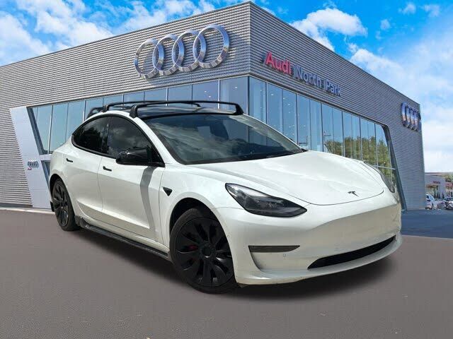2022 TESLA Model 3
