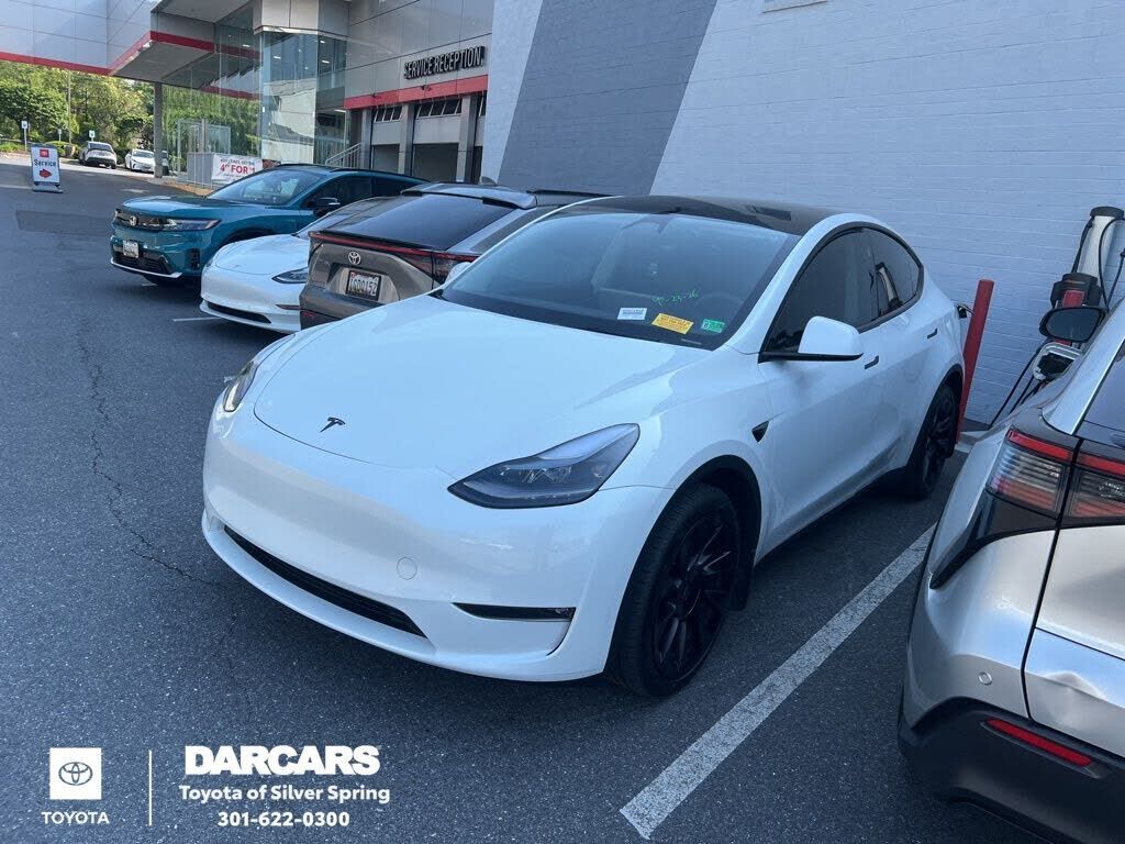 2023 TESLA Model Y