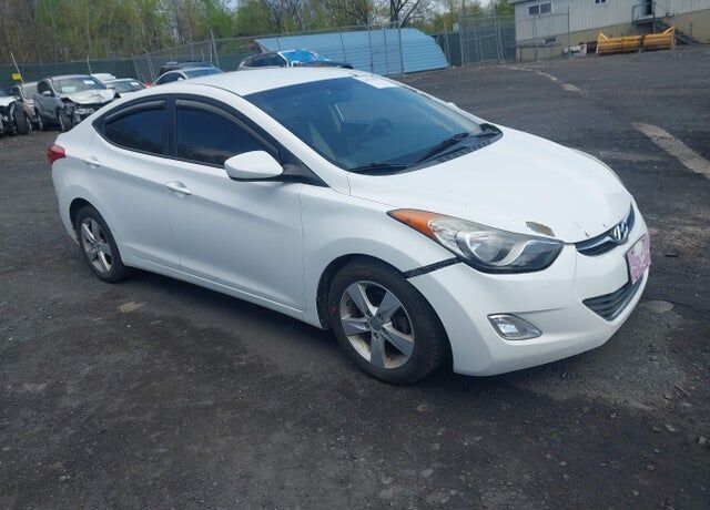 2013 HYUNDAI Elantra