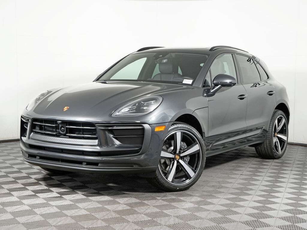 2026 PORSCHE Macan