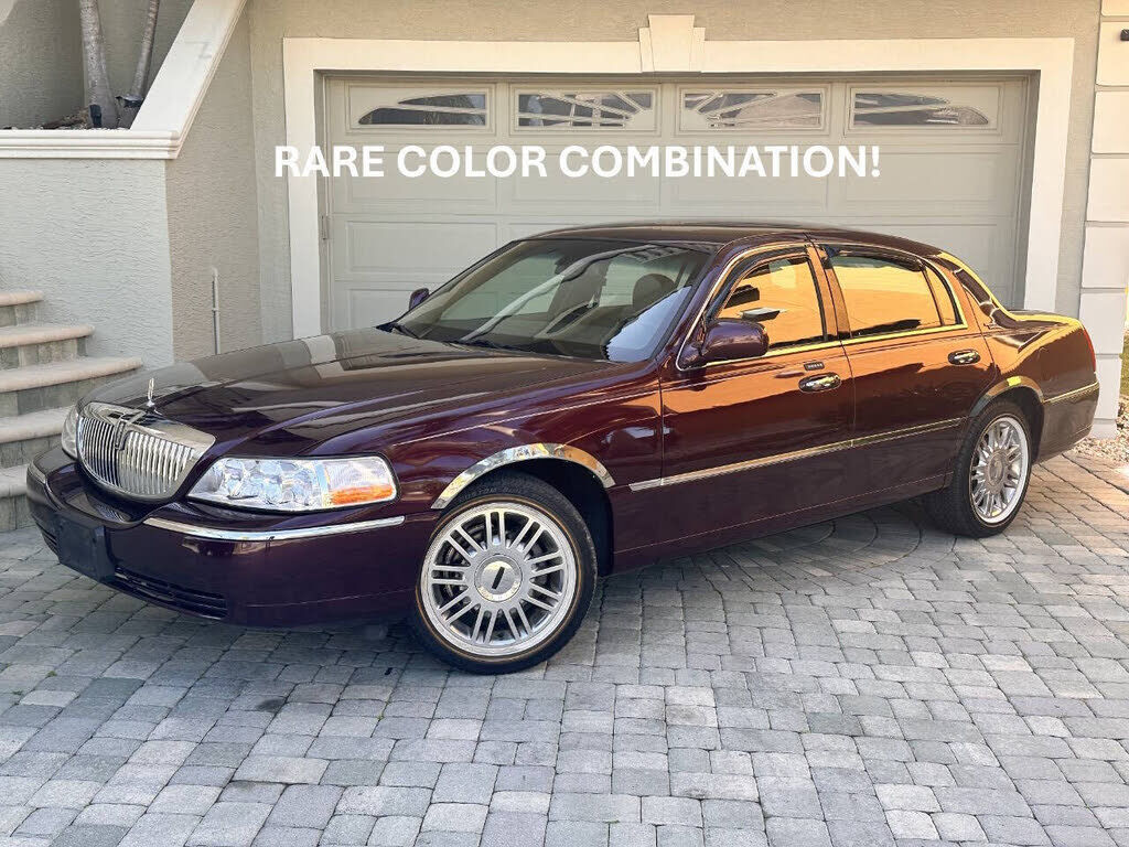 2008 LINCOLN Town Car