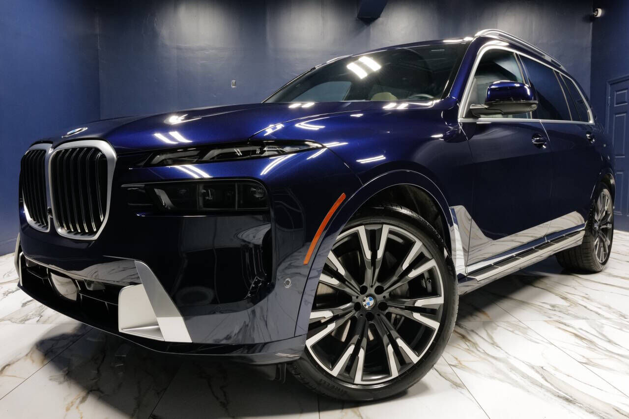 2023 BMW X7