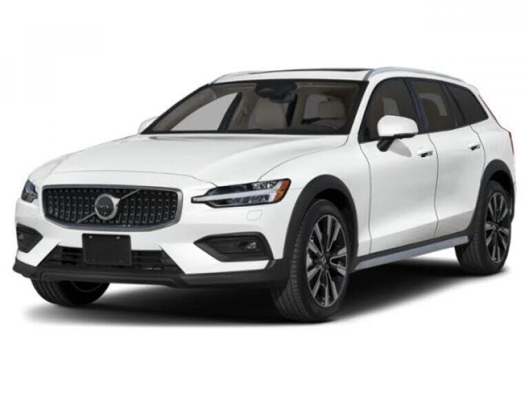2025 VOLVO V60CC