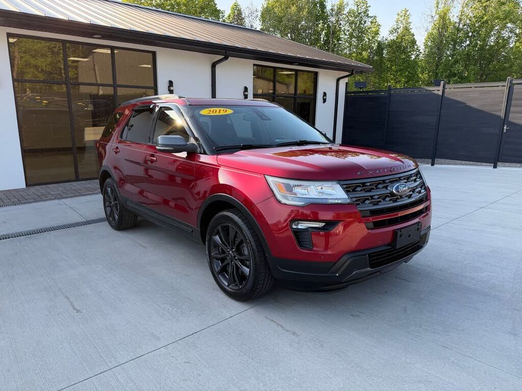 2019 FORD Explorer