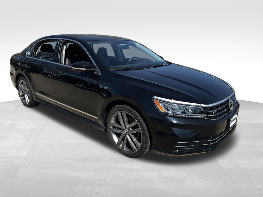 2017 VOLKSWAGEN Passat
