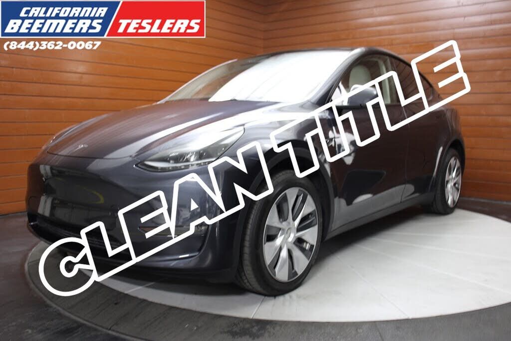 2024 TESLA Model Y