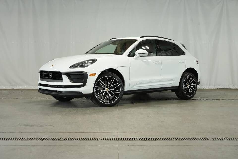 2025 PORSCHE Macan