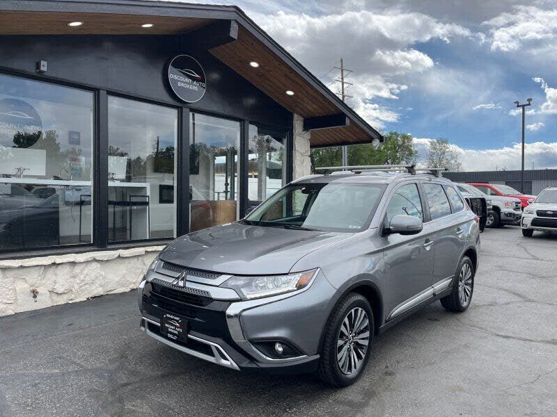 2020 MITSUBISHI Outlander
