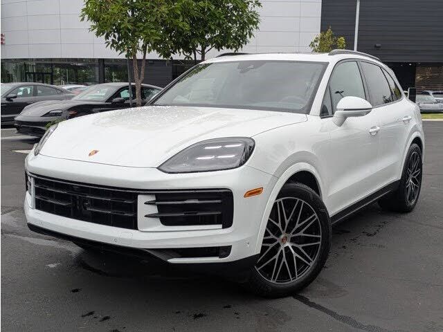 2025 PORSCHE Cayenne