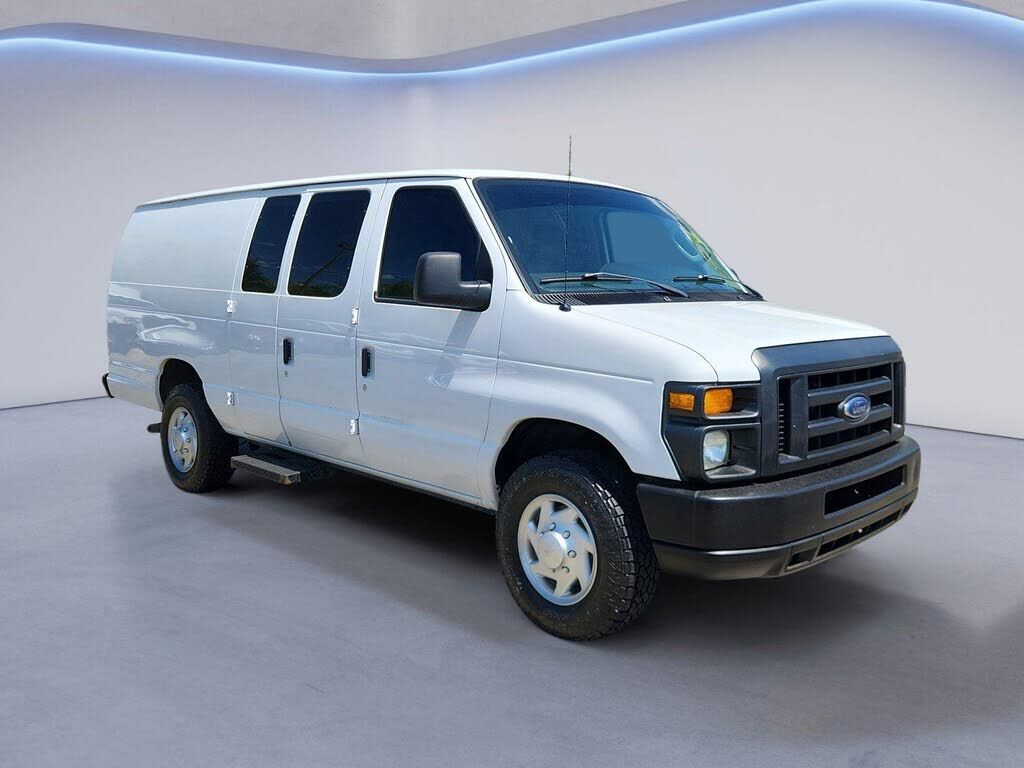 2011 FORD E-350