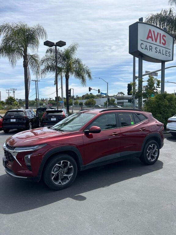 2025 CHEVROLET Trax