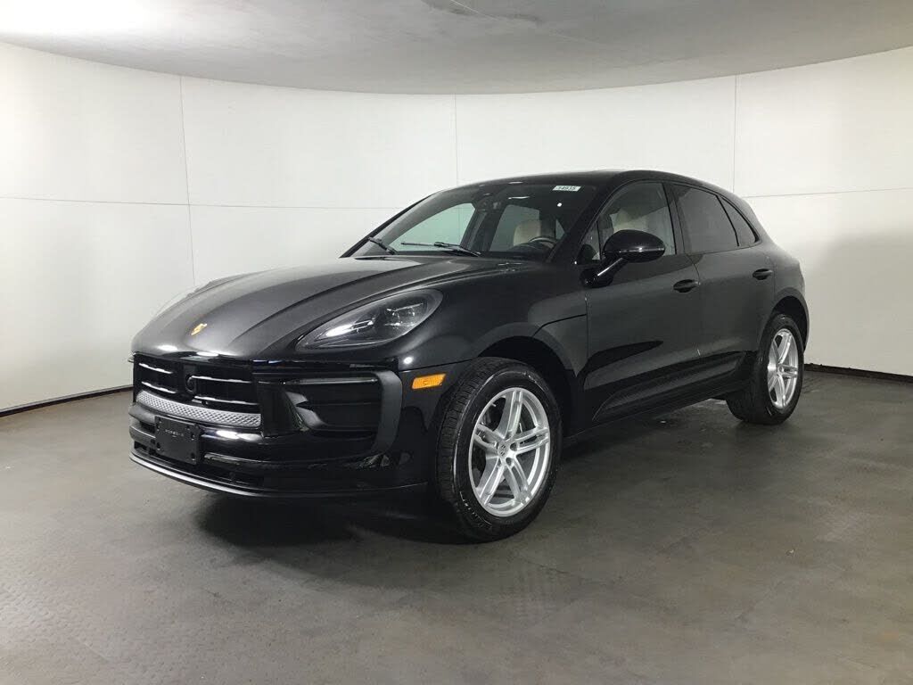 2026 PORSCHE Macan