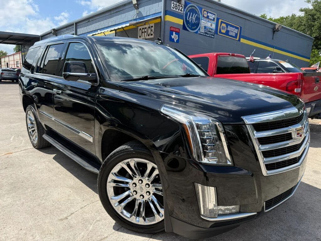 2017 CADILLAC Escalade