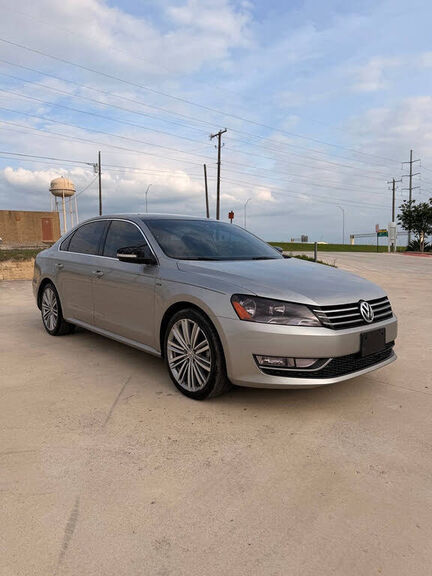 2014 VOLKSWAGEN Passat