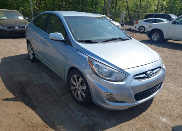 2013 HYUNDAI Accent