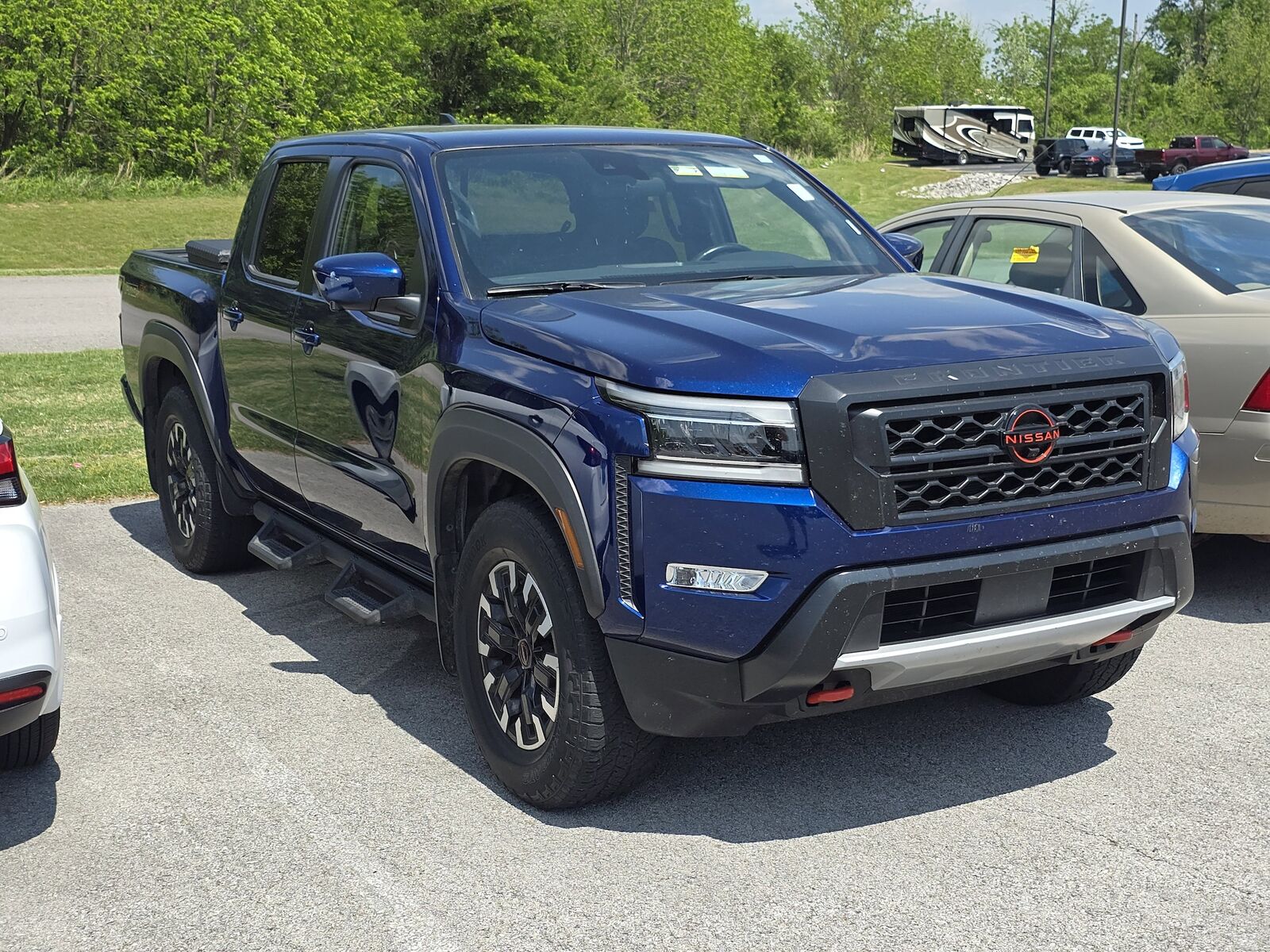 2022 NISSAN Frontier
