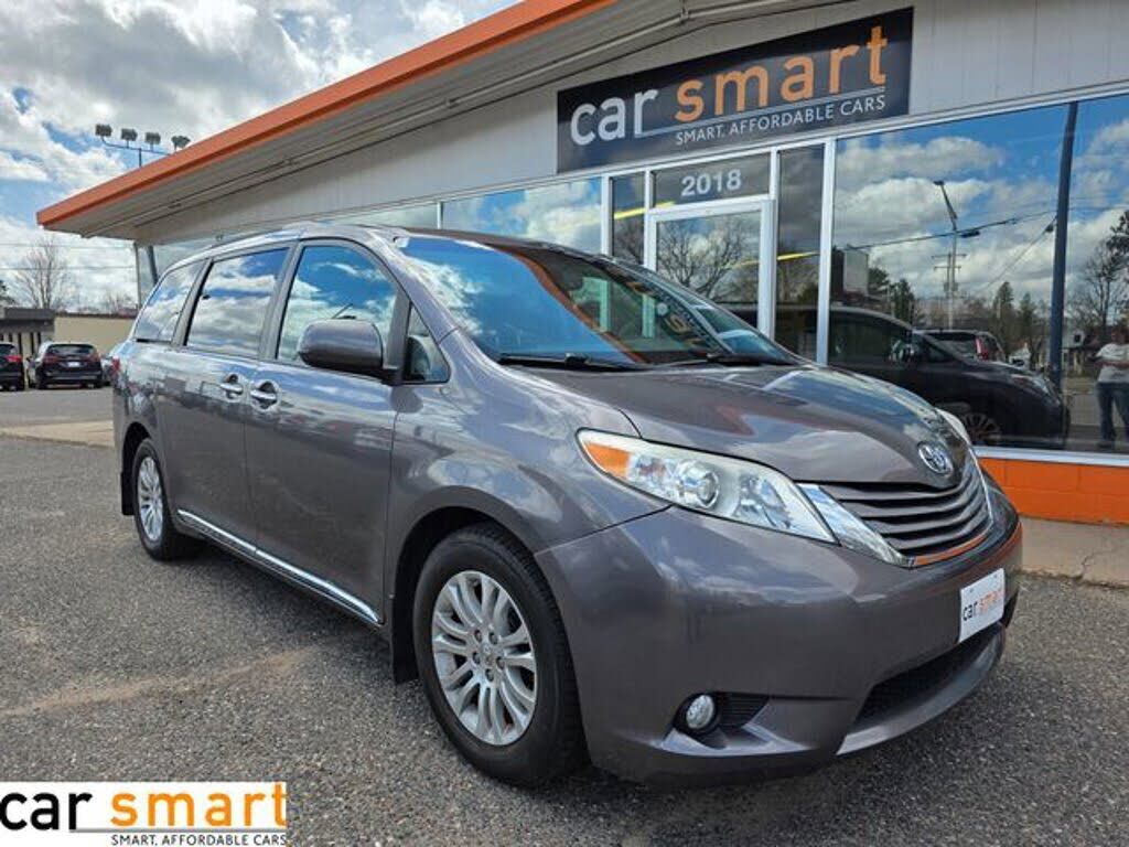 2017 TOYOTA Sienna