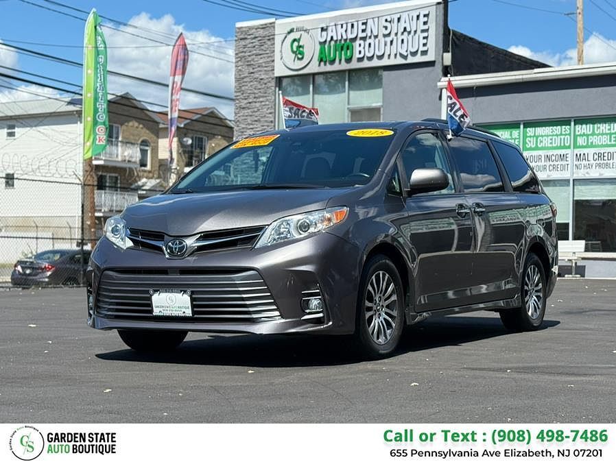 2018 TOYOTA Sienna
