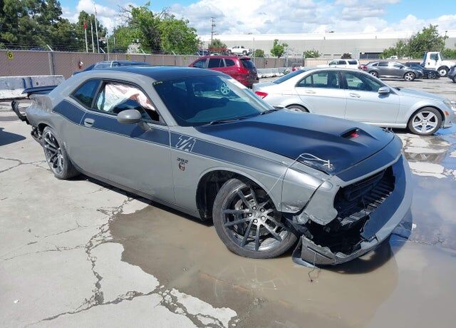 2017 DODGE Challenger
