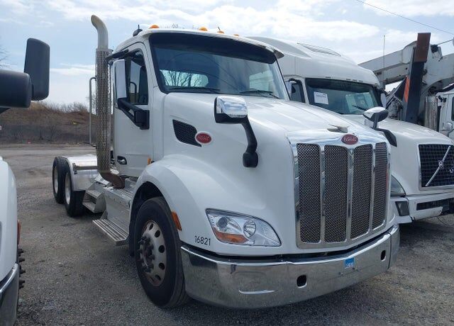 2016 PETERBILT 579
