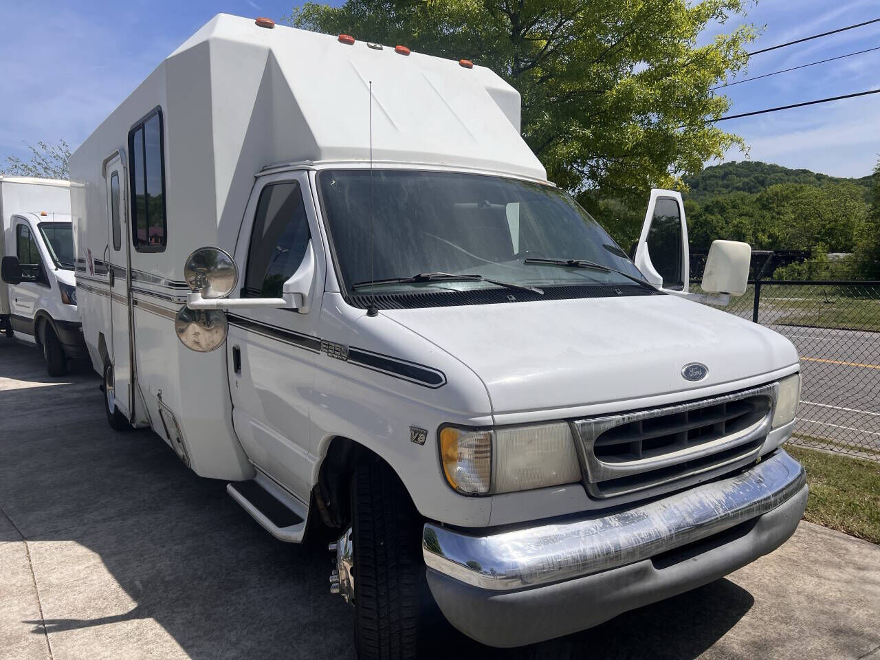 2000 FORD E-350