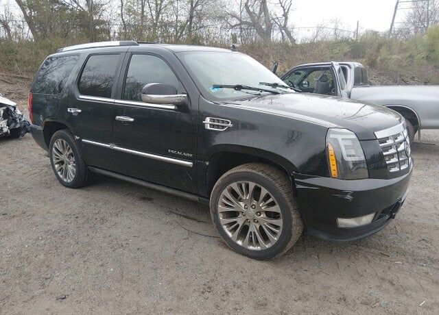 2010 CADILLAC Escalade