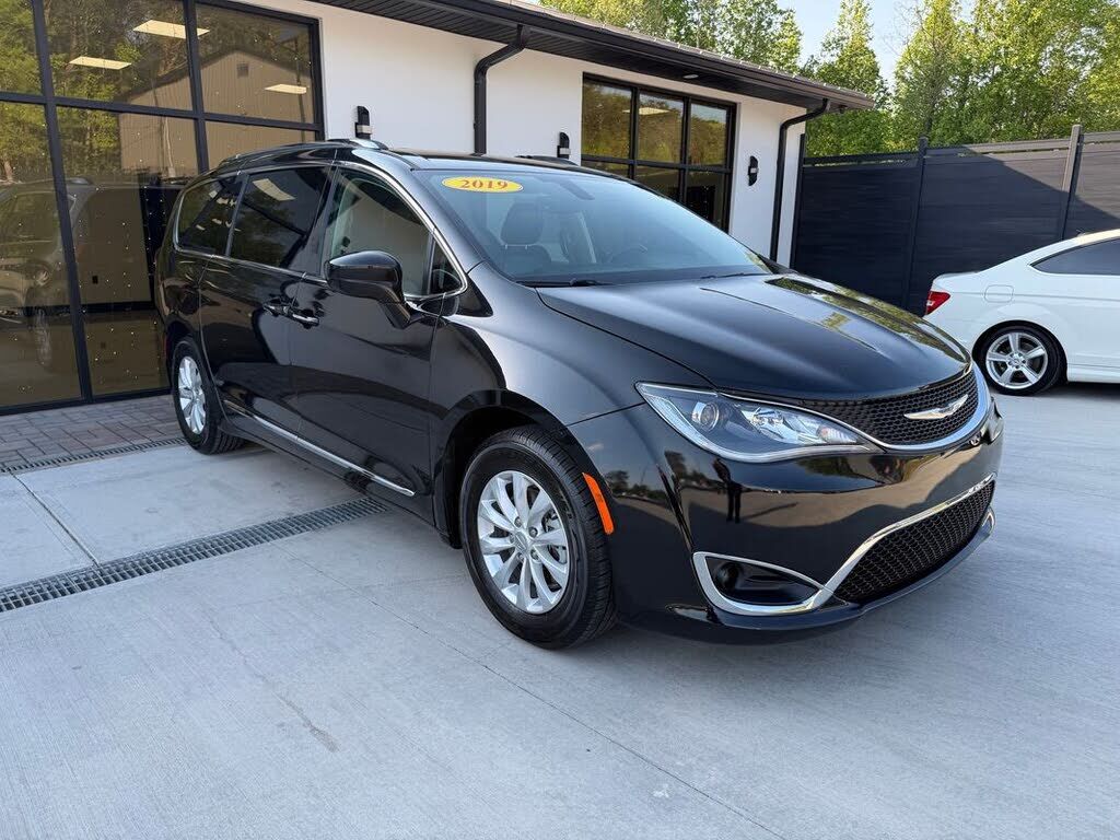 2019 CHRYSLER Pacifica