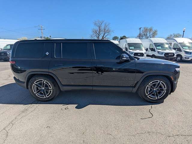 2025 RIVIAN R1S