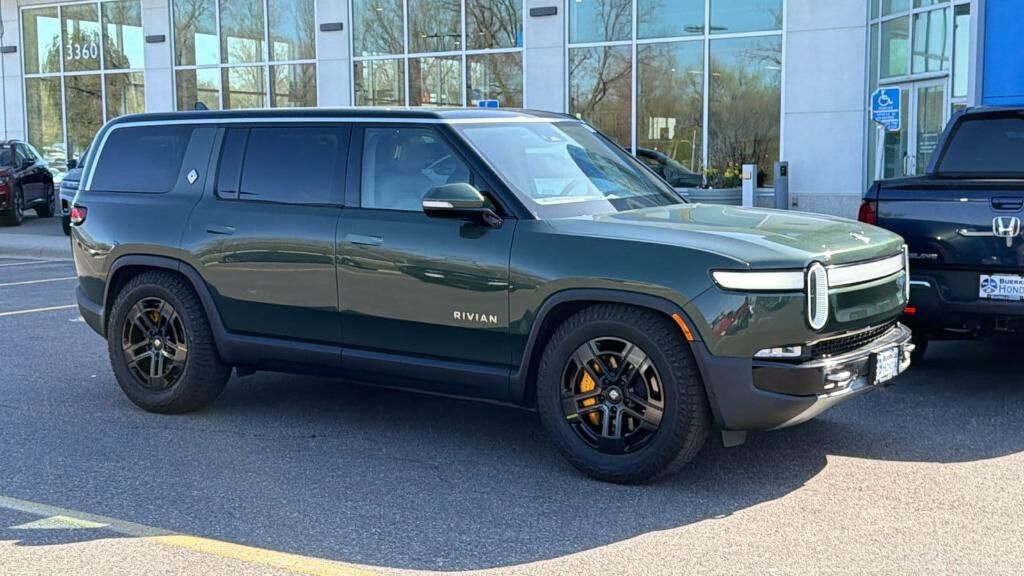 2023 RIVIAN R1S