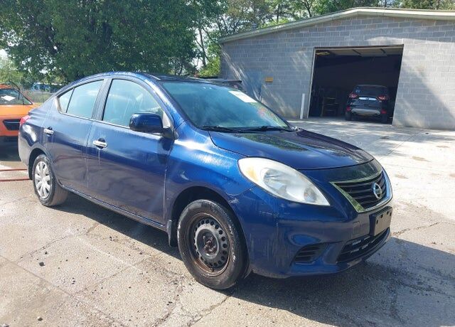 2012 NISSAN Versa