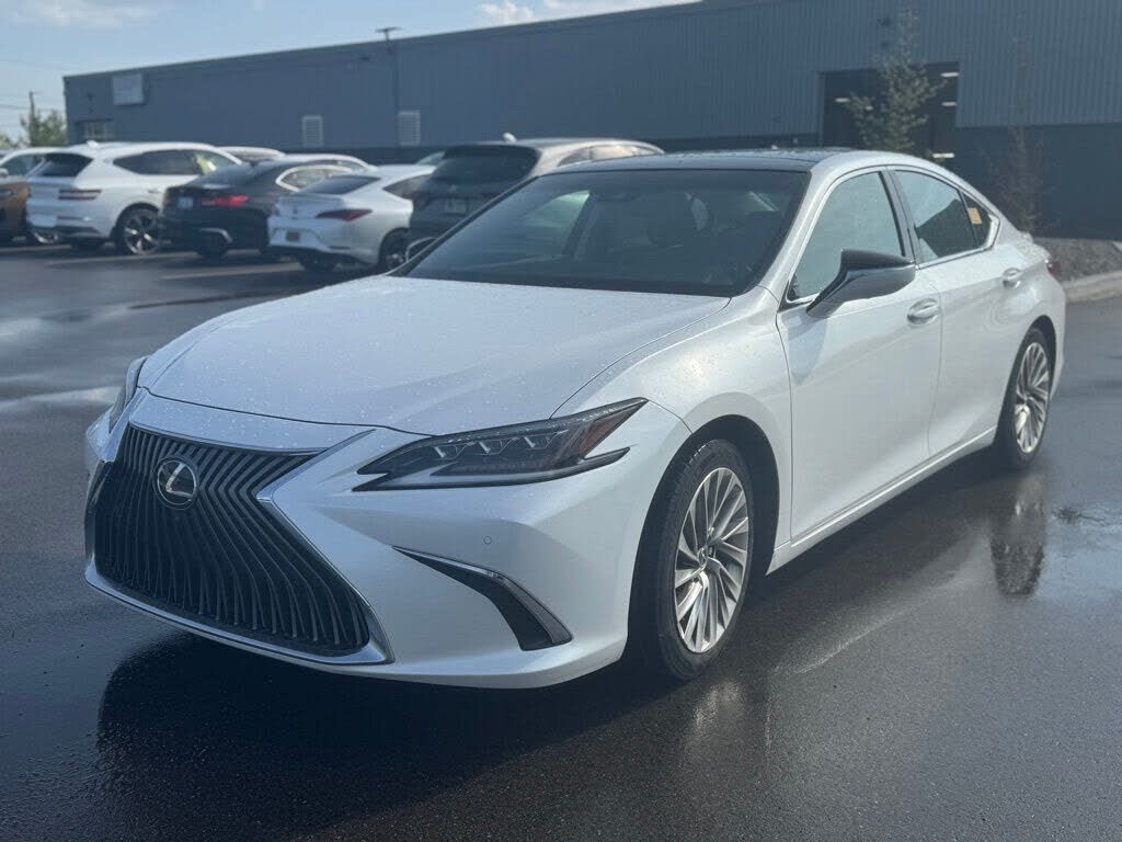 2021 LEXUS ES