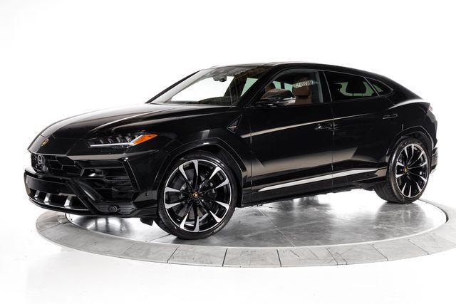 2022 LAMBORGHINI URUS