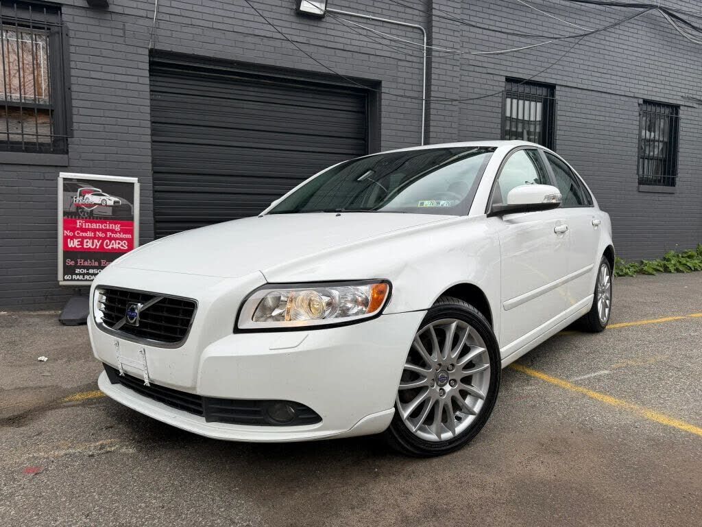 2010 VOLVO S40