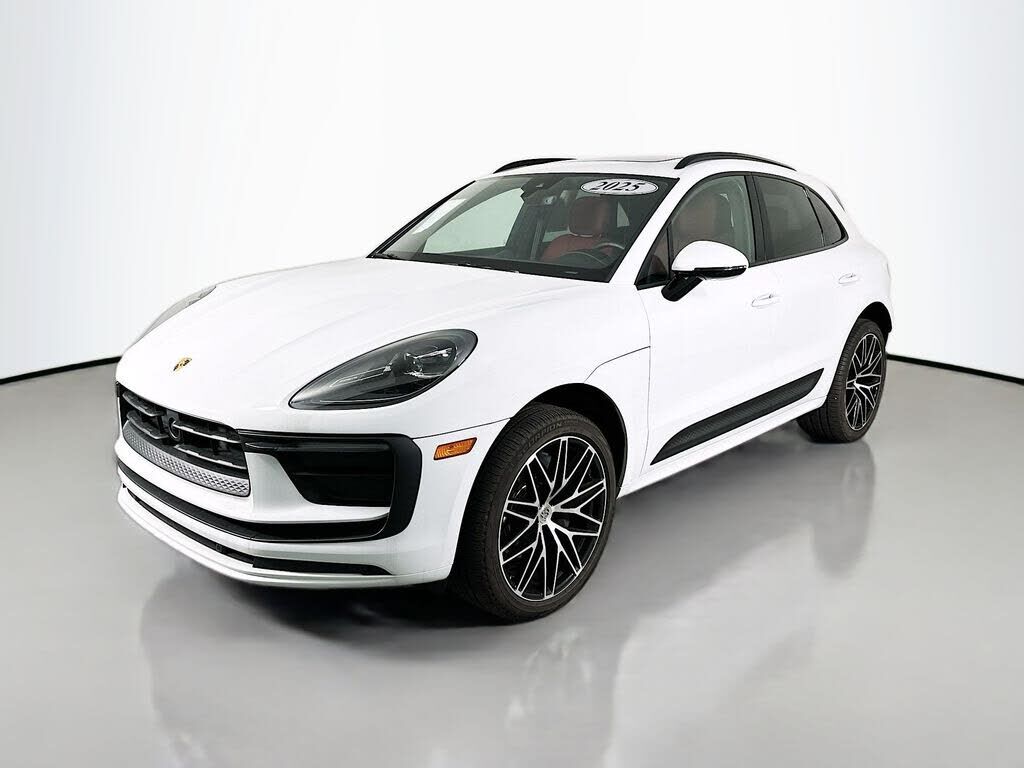 2025 PORSCHE Macan