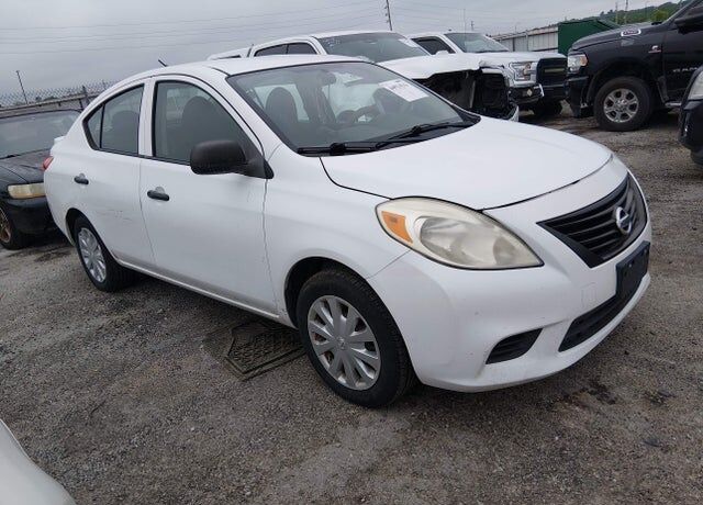 2014 NISSAN Versa