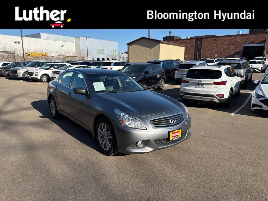 2013 INFINITI G37