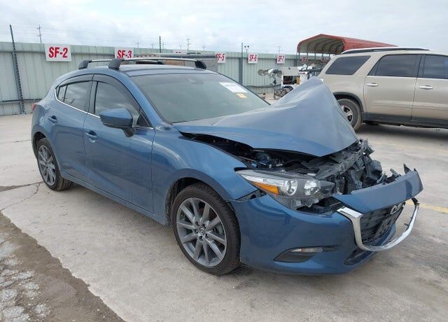 2018 MAZDA Mazda3