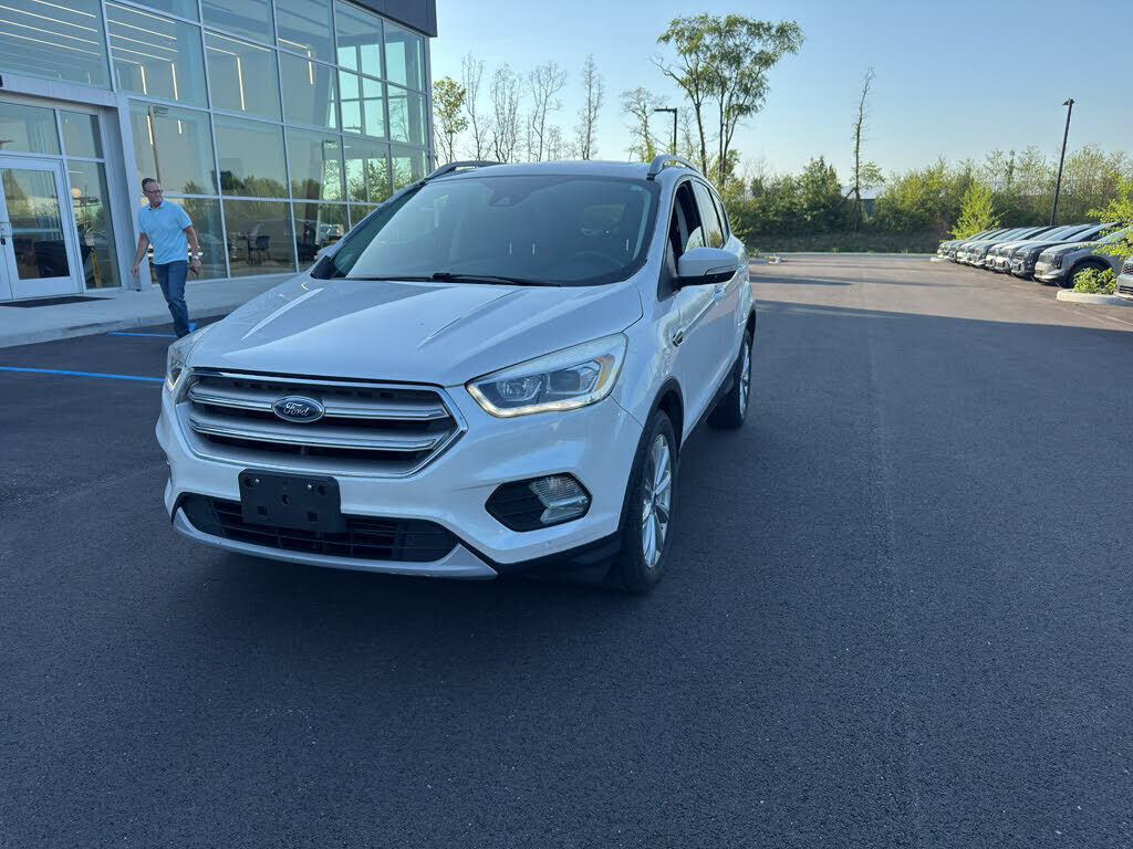 2017 FORD Escape