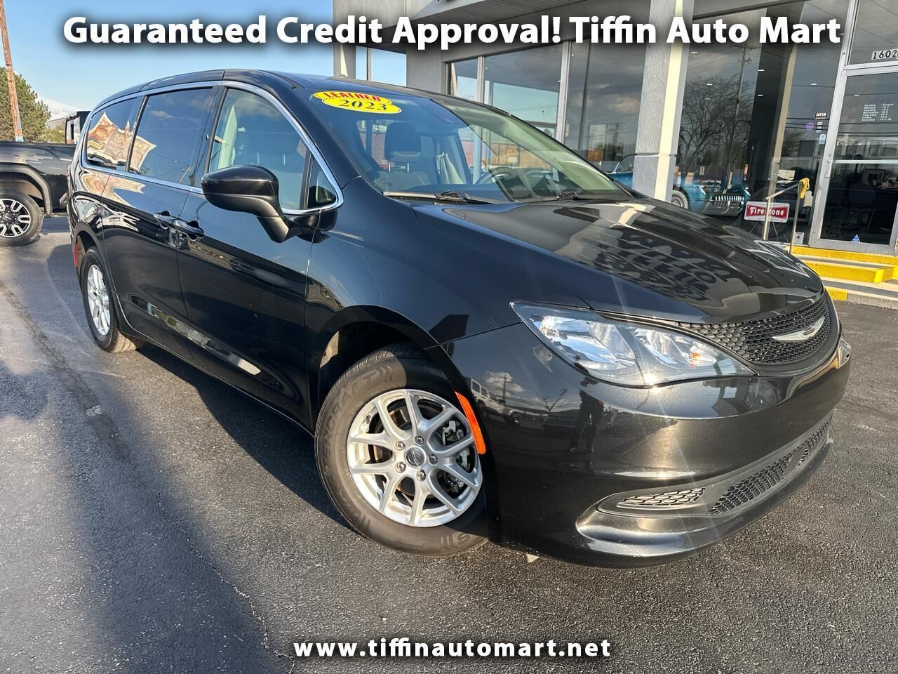 2023 CHRYSLER Voyager