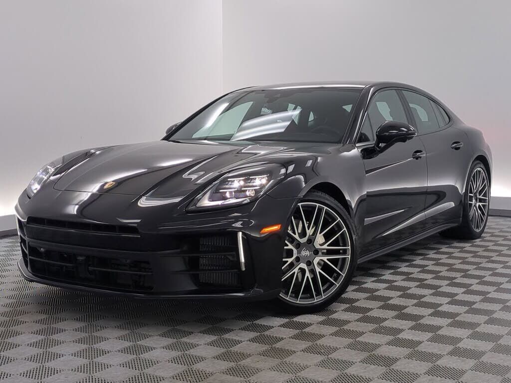 2024 PORSCHE Panamera