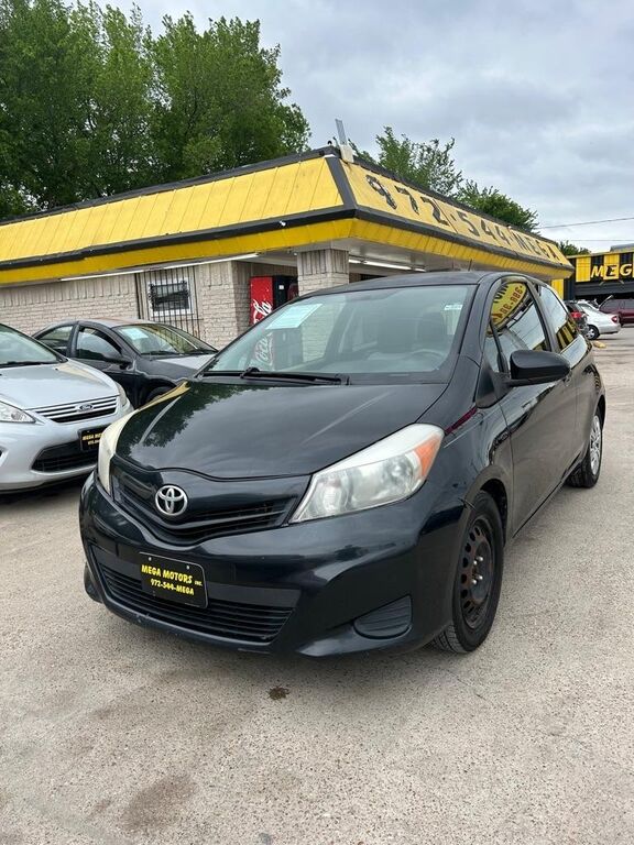 2012 TOYOTA Yaris
