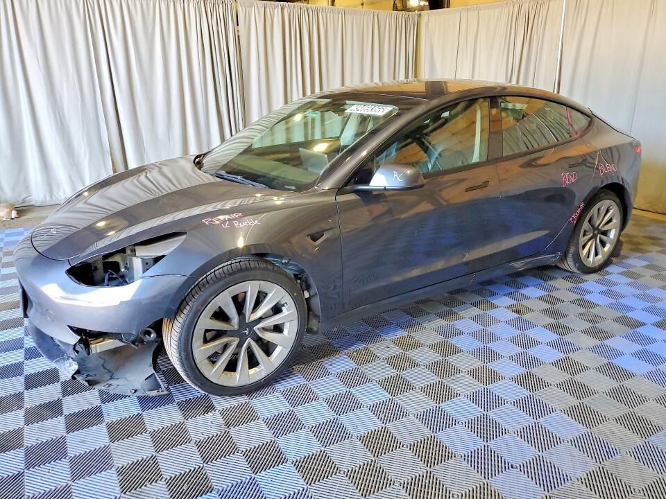 2022 TESLA Model 3