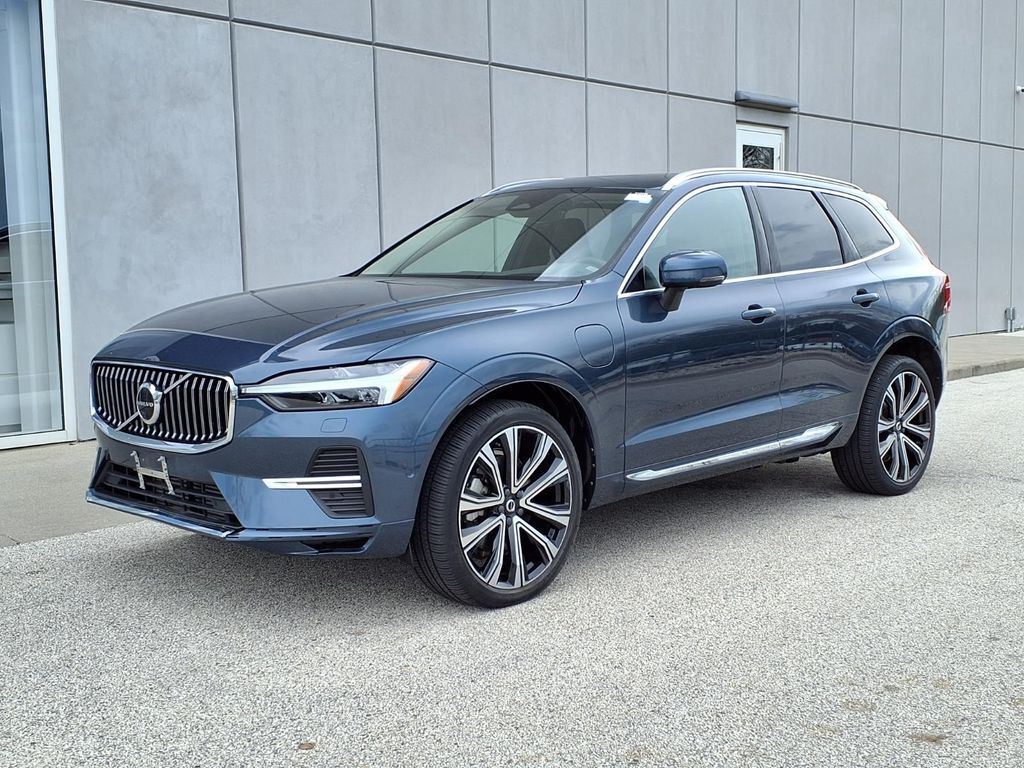 2023 VOLVO XC60