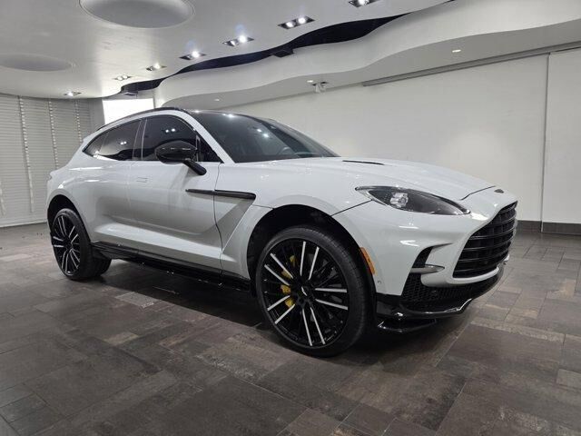 2024 ASTON MARTIN DBX