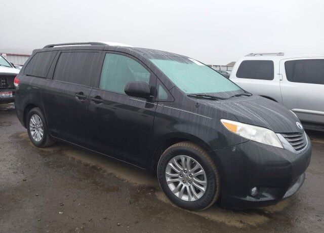 2013 TOYOTA Sienna