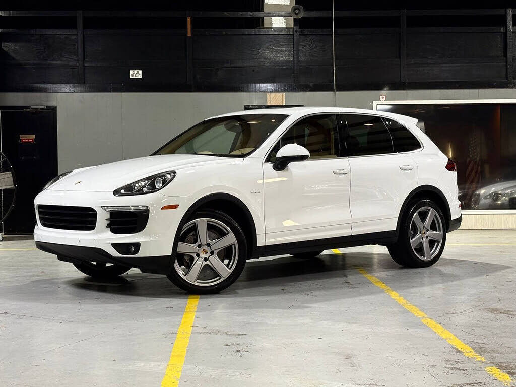 2016 PORSCHE Cayenne